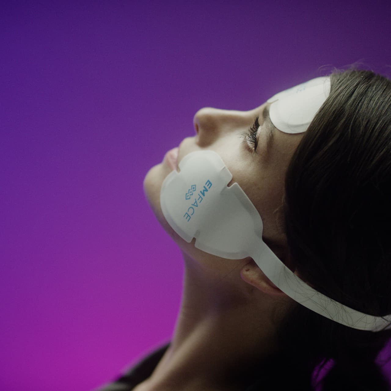 Applicator · cheek detail