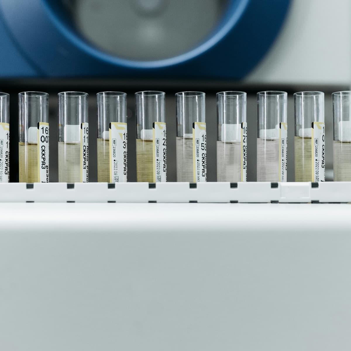 Salivary test kit · operatory close-up